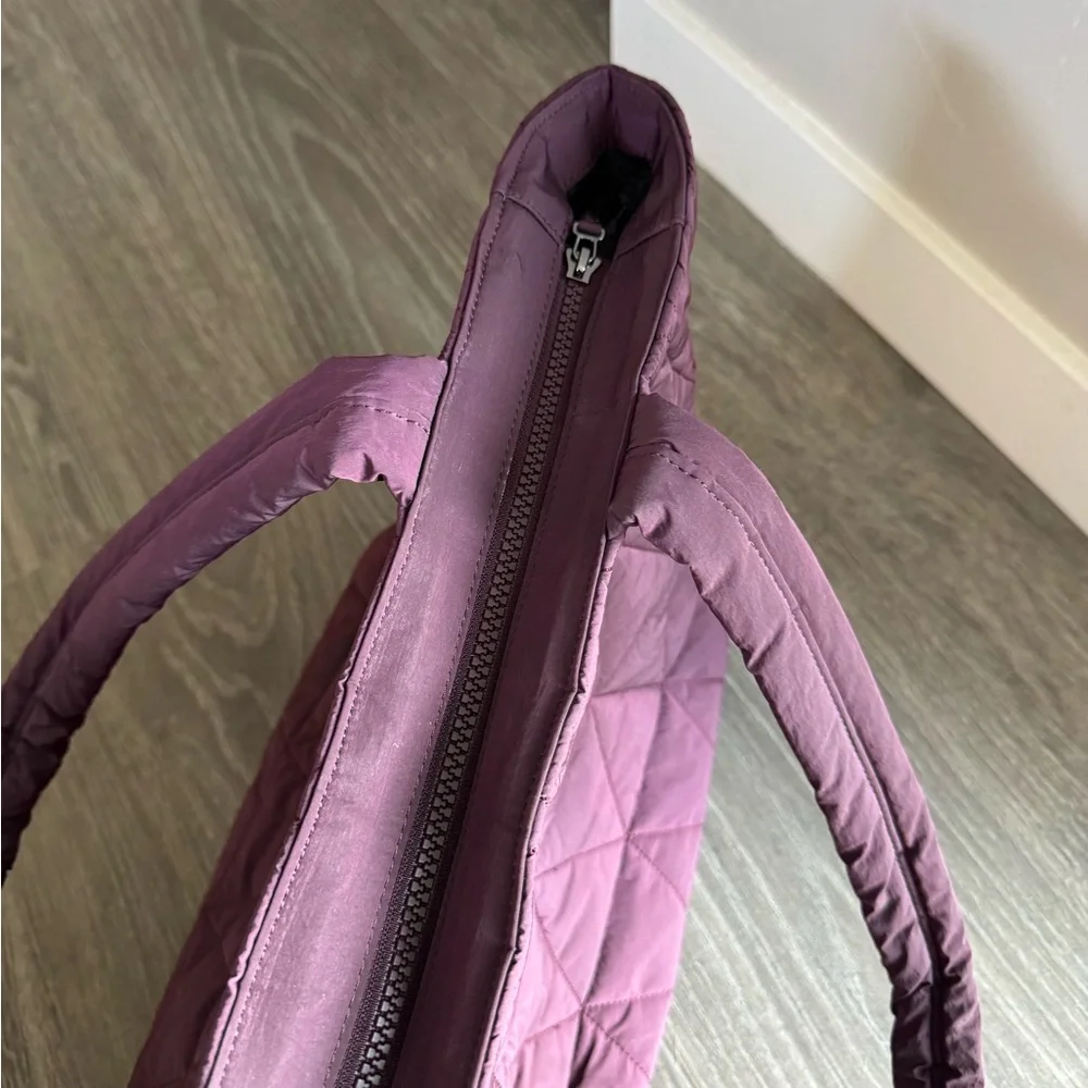 Athleta reposhing this
